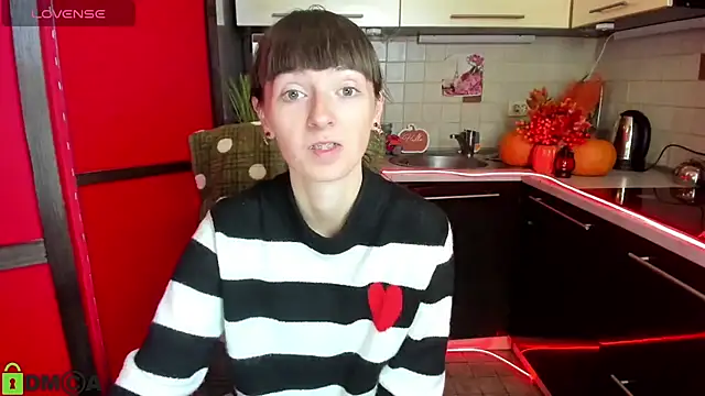 Snapshot of TayanaJons chatting on October 15, 2025, 6:57 am TayanaJons online show from October 15, 2025, 6:57 am