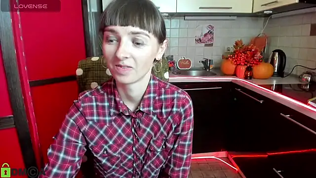 Snapshot of TayanaJons chatting on October 17, 2025, 7:00 am TayanaJons online show from October 17, 2025, 7:00 am