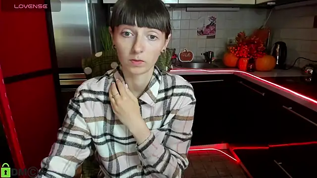 Snapshot of TayanaJons chatting on October 18, 2025, 6:48 am TayanaJons online show from October 18, 2025, 6:48 am