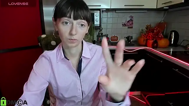 TayanaJons online show from November 5, 2025, 7:52 am