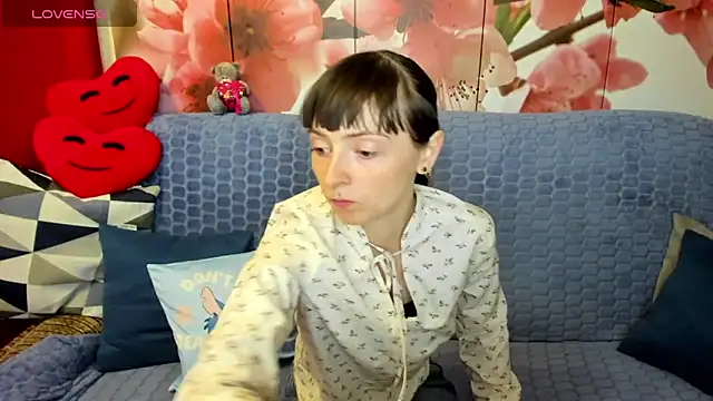 TayanaJons online show from May 4, 2026, 7:04 am