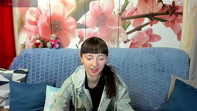TayanaJons online show from May 6, 2026, 7:13 am