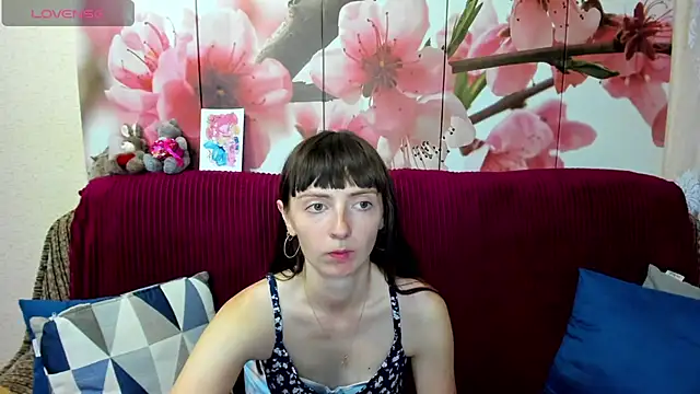 TayanaJons online show from July 1, 2026, 7:10 am