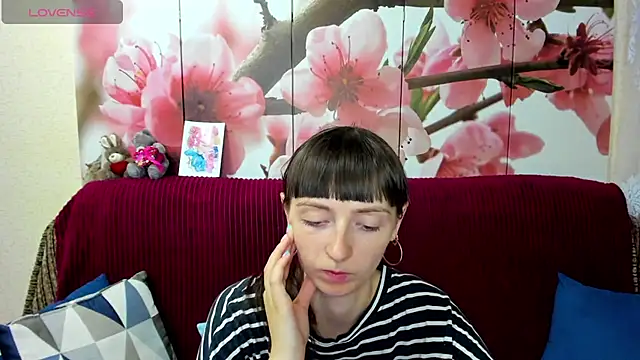 TayanaJons online show from July 3, 2026, 7:04 am