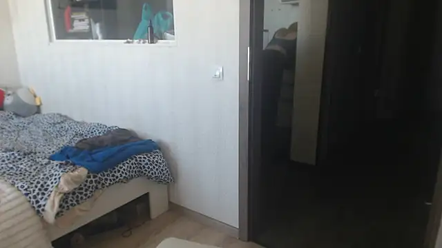 amanda kiss kiss online show from May 6, 2026, 8:41 am