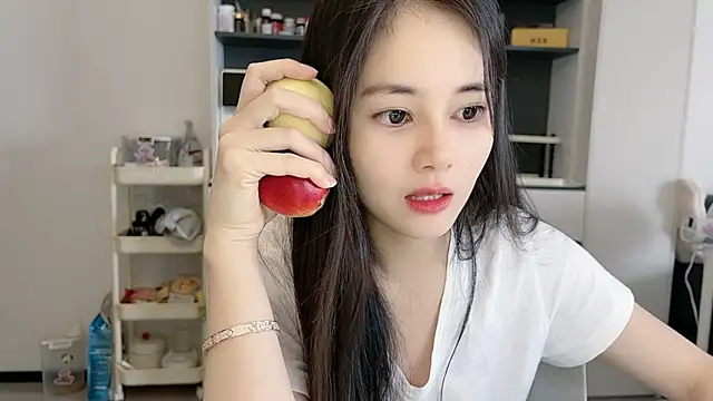 Judy520 online show from April 22, 2026, 12:57 am