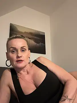 Daryyna online show from October 2, 2025, 5:53 pm