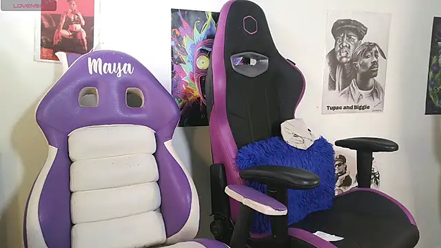 Snapshot of IM_MAYA chatting on January 17, 2025, 7:38 pm IM MAYA online show from January 17, 2025, 7:38 pm