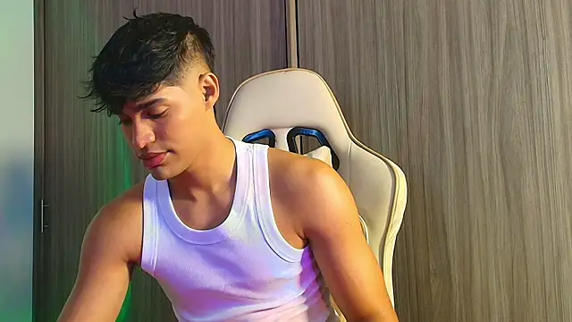 Jimmy Leeh  online show from November 16, 2025, 3:56 am