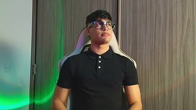 Jimmy Leeh  online show from November 30, 2025, 4:38 am