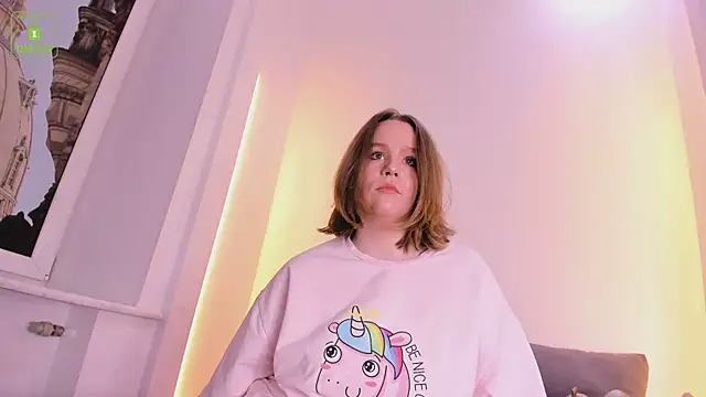 Snapshot of ErikaLust chatting on October 9, 2025, 4:10 am ErikaLust online show from October 9, 2025, 4:10 am