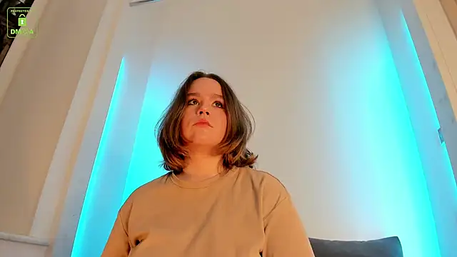 Snapshot of ErikaLust chatting on October 10, 2025, 4:11 am ErikaLust online show from October 10, 2025, 4:11 am