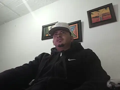 Snapshot of myke_andrade chatting on September 19, 2025, 4:36 am myke andrade online show from September 19, 2025, 4:36 am