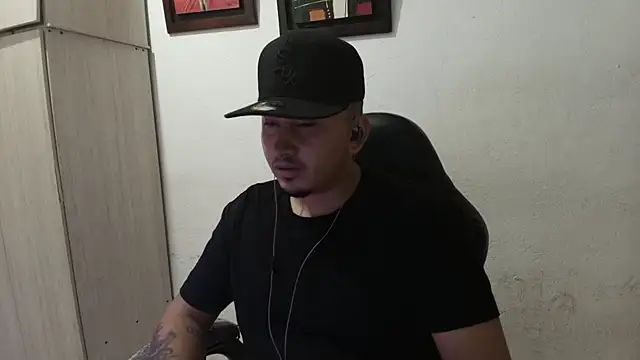 Snapshot of myke_andrade chatting on October 1, 2025, 2:50 am myke andrade online show from October 1, 2025, 2:50 am