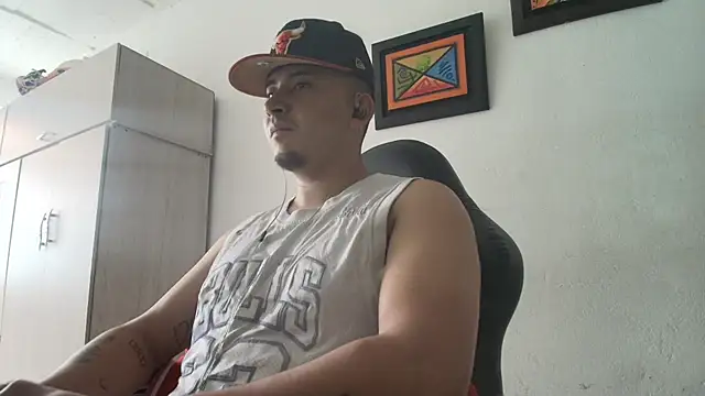 Snapshot of myke_andrade chatting on October 21, 2025, 6:52 pm myke andrade online show from October 21, 2025, 6:52 pm