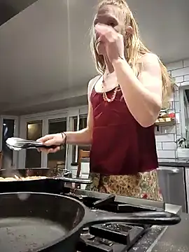 GoldenFlameGoddess online show from February 15, 2025, 2:04 am