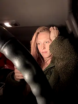 GoldenFlameGoddess online show from December 3, 2025, 3:14 am