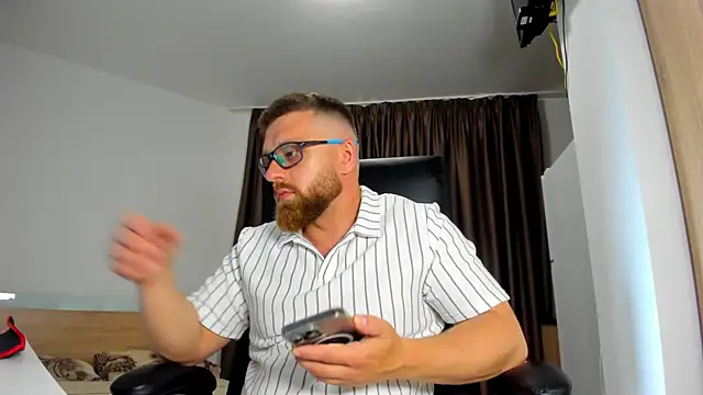 Findom guy online show from June 8, 2026, 4:29 pm