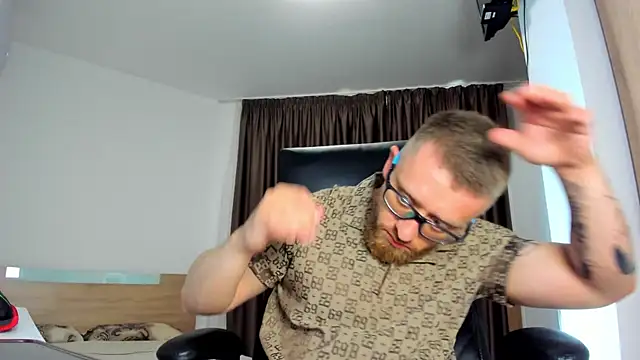 Findom guy online show from June 19, 2026, 4:22 pm