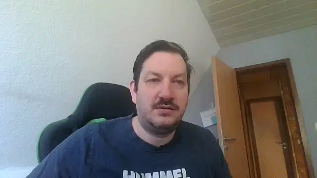 Snapshot of Golffahrer1982 chatting on May 21, 2026, 9:16 am Golffahrer1982 online show from May 21, 2026, 9:16 am