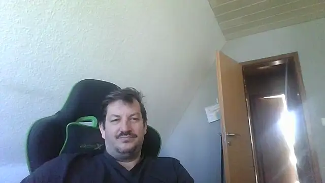Golffahrer1982 online show from May 25, 2026, 7:58 am