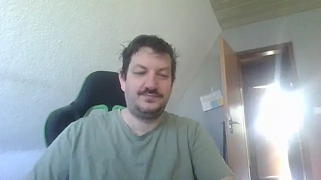 Golffahrer1982 online show from May 26, 2026, 6:31 am