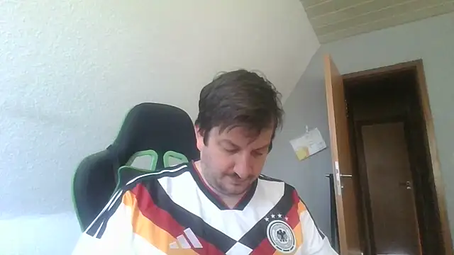 Golffahrer1982 online show from June 14, 2026, 8:49 am