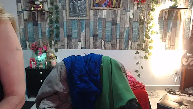 KarimaSarabe online show from September 27, 2025, 8:03 pm