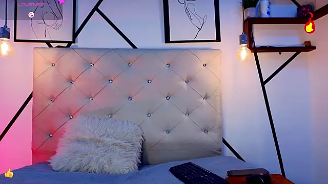 violetasimonz online show from February 13, 2026, 9:55 pm