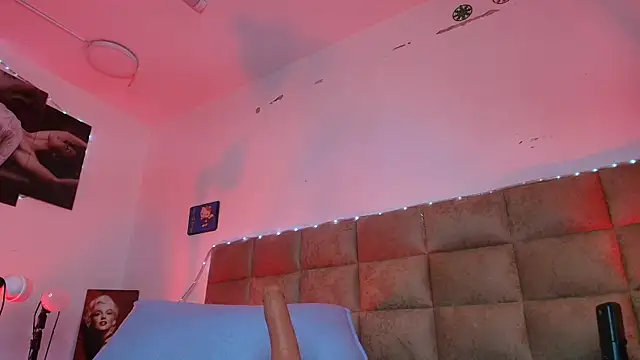  sex mia online show from September 19, 2025, 7:14 pm