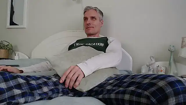 Snapshot of StrongBill chatting on February 2, 2025, 7:41 am StrongBill online show from February 2, 2025, 7:41 am