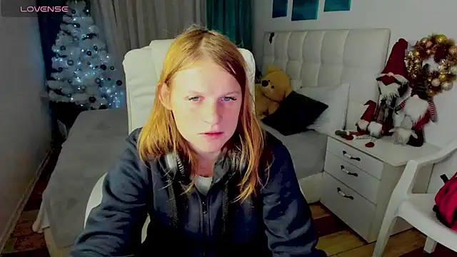 Kathlyn  Heath online show from December 17, 2024, 4:21 pm