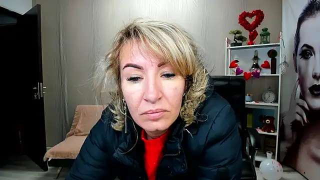 Cassandra Hotty online show from February 13, 2025, 3:50 am