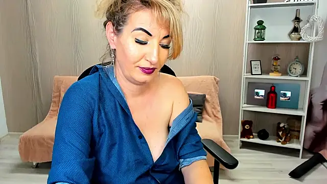 Cassandra Hotty online show from March 11, 2025, 7:26 am