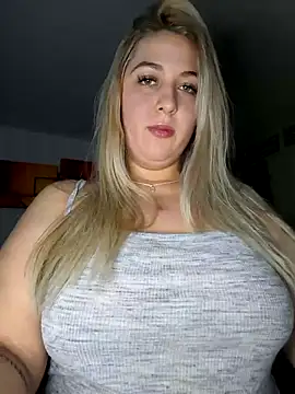 CamilaSmith25 online show from January 7, 2025, 11:45 pm