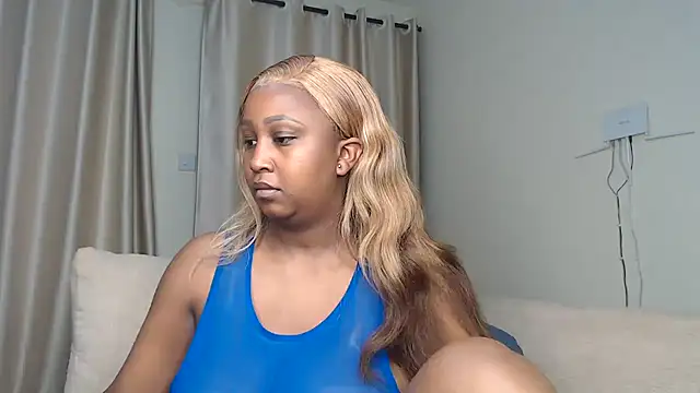 NIKKIE LOVE online show from October 13, 2025, 1:16 am