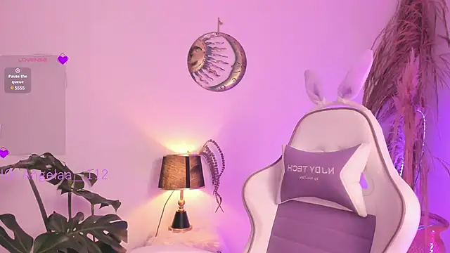 Snapshot of Anngel_1 chatting on February 14, 2025, 11:31 am Anngel 1 online show from February 14, 2025, 11:31 am