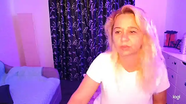 freyyamore1 online show from June 25, 2026, 5:45 am