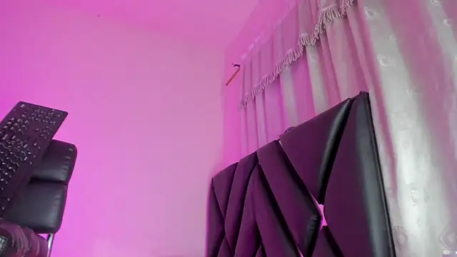 stephany doll  online show from June 27, 2026, 12:22 pm