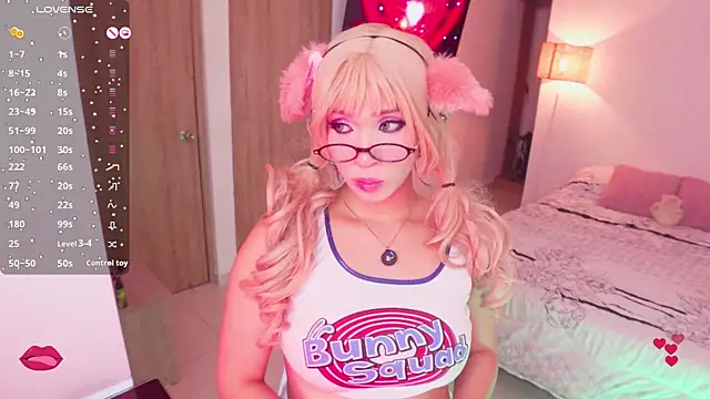 Snapshot of angel_rouse_ chatting on September 19, 2025, 2:02 am angel rouse  online show from September 19, 2025, 2:02 am