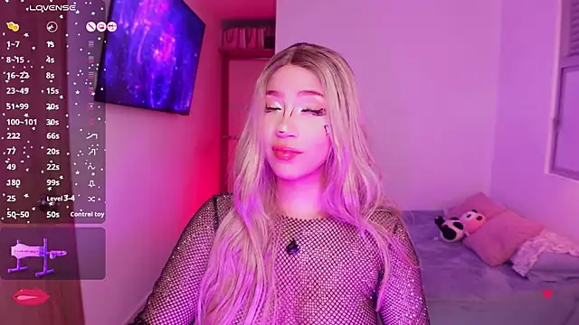 Snapshot of angel_rouse_ chatting on October 1, 2025, 11:44 pm angel rouse  online show from October 1, 2025, 11:44 pm