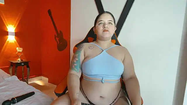 AngelitaWild  online show from November 24, 2025, 9:58 pm