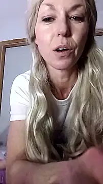 Snapshot of cammyquart chatting on February 17, 2026, 5:15 am cammyquart online show from February 17, 2026, 5:15 am