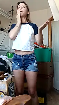 Snapshot of cammyquart chatting on March 9, 2026, 5:50 pm cammyquart online show from March 9, 2026, 5:50 pm