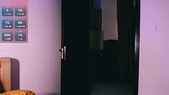 Cosmo Riri online show from February 10, 2026, 1:37 pm