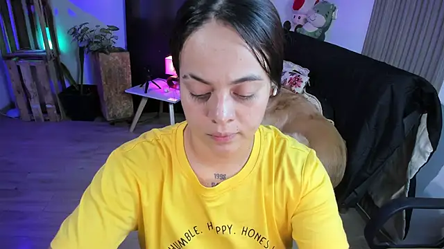 Cuttiealice online show from January 4, 2025, 11:06 pm