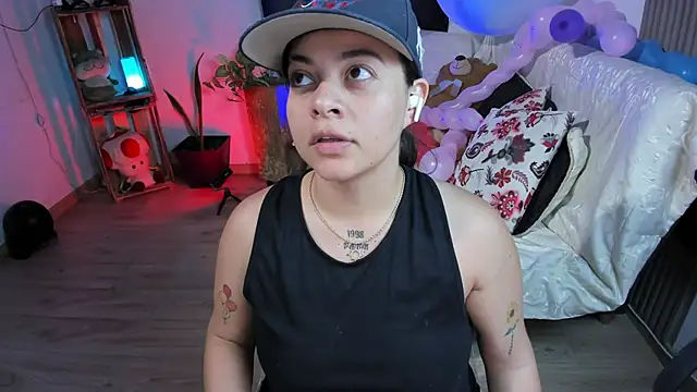 Cuttiealice online show from January 16, 2025, 10:23 pm