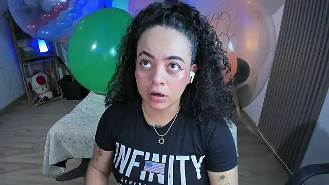 Cuttiealice online show from January 23, 2025, 3:32 pm