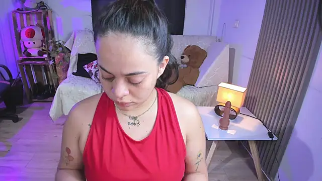 Cuttiealice online show from February 11, 2025, 12:27 pm