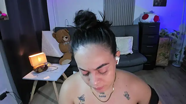 Cuttiealice online show from March 5, 2025, 2:03 am